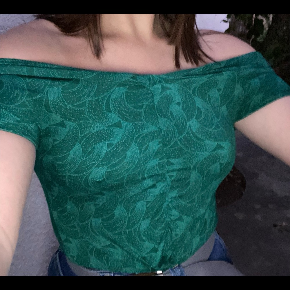super cute banana republic off the shoulder top - Picture 1 of 2